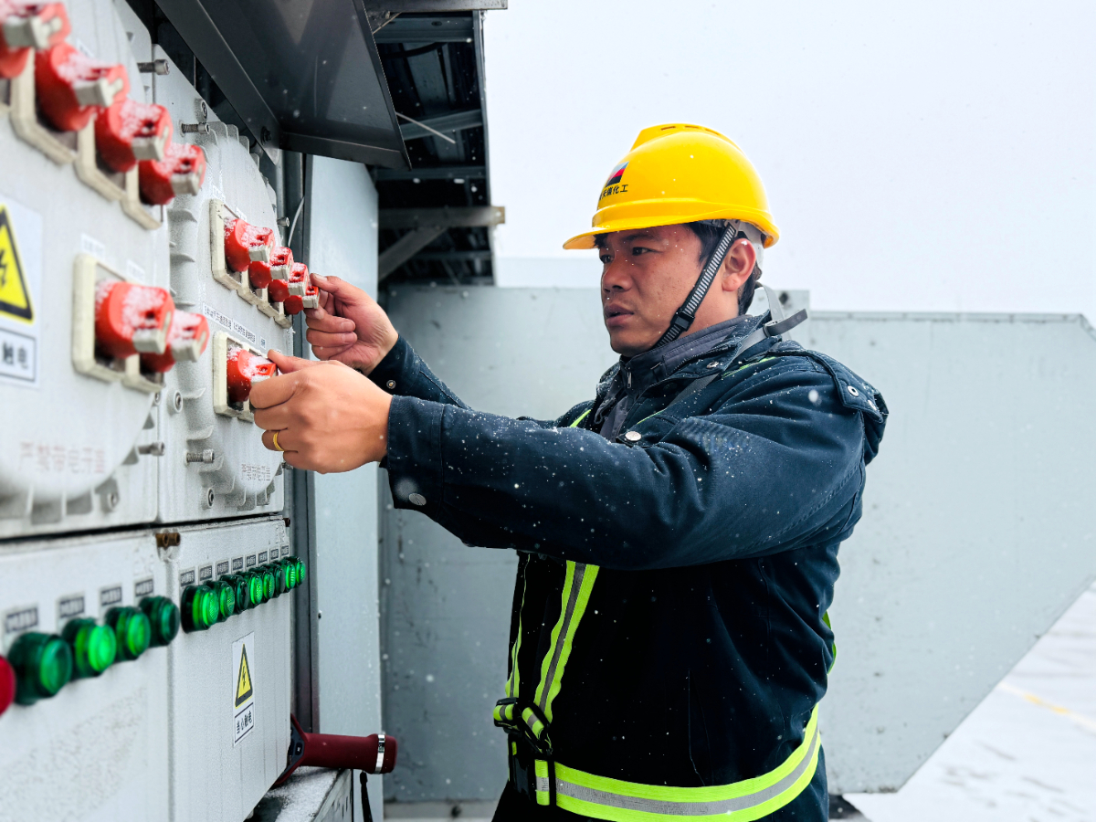 寒意襲人 以動制凍 浙能集團(tuán)守護(hù)“浙”里溫暖度冬